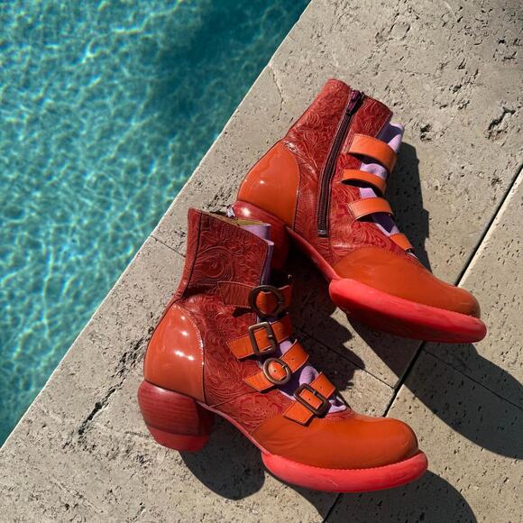 John Fluevog Shoes - John Fluevog The Nigel Orange Purple Buckled Boots Festival Size 9 Rare